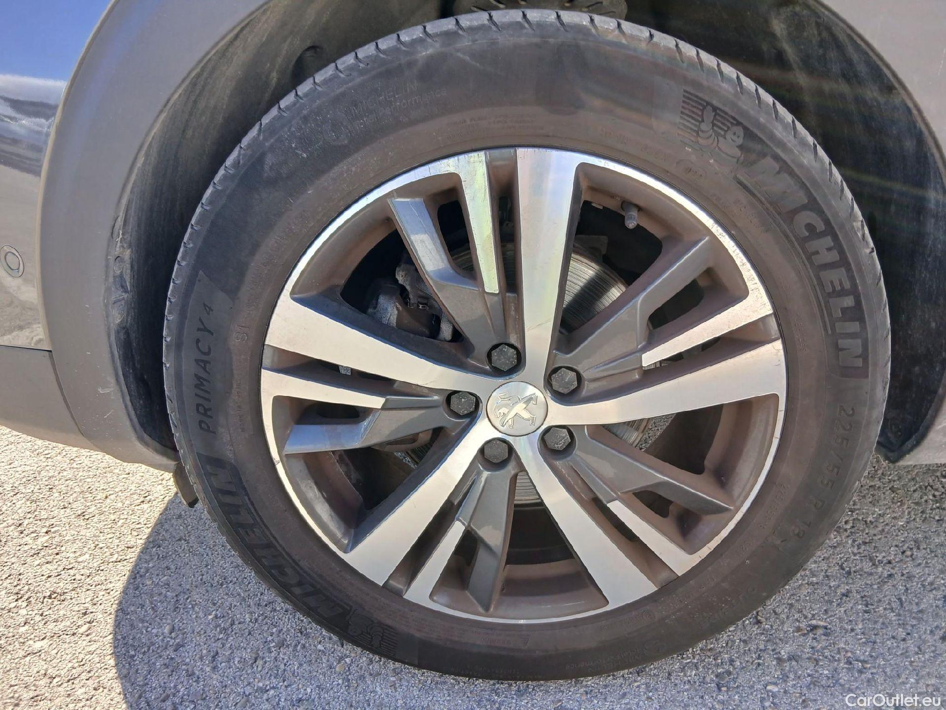  Peugeot  3008 PEUGEOT  / 2020 / 5P / todoterreno 1.5 BlueHDi 96kW (130CV) S&S Allure EAT8 #13