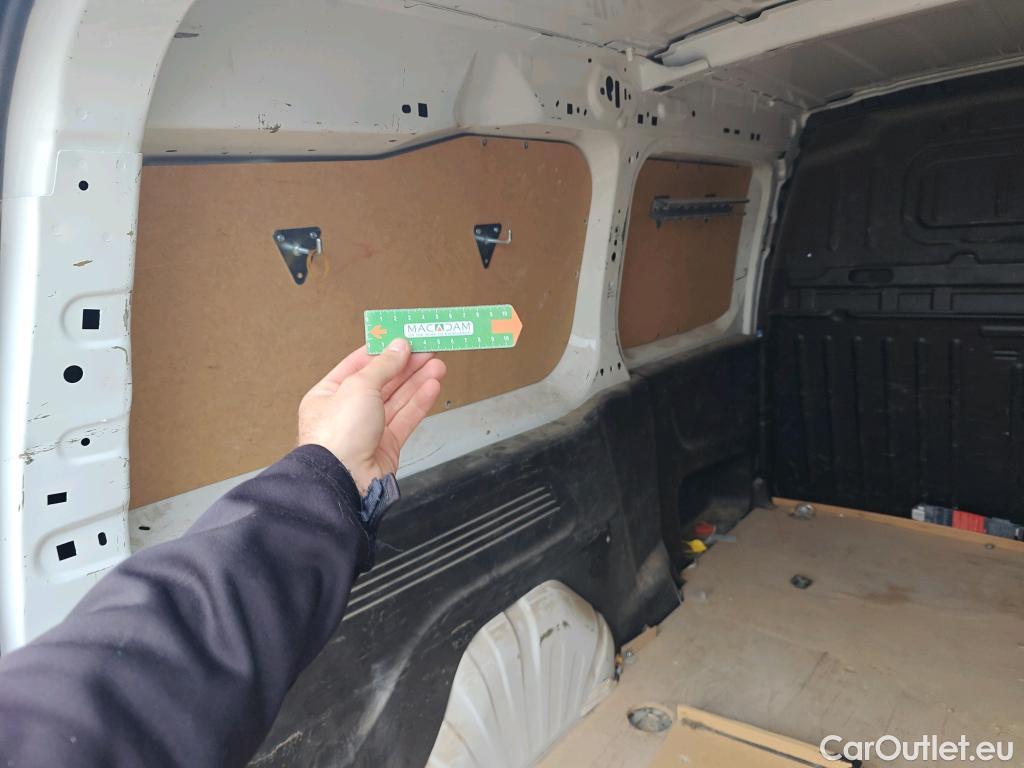  Opel  Combo OPEL  / 2018 / 4P / furgón derivado de turismo 1.5TD 75kW (100CV) Express XL H1 1000kg #86