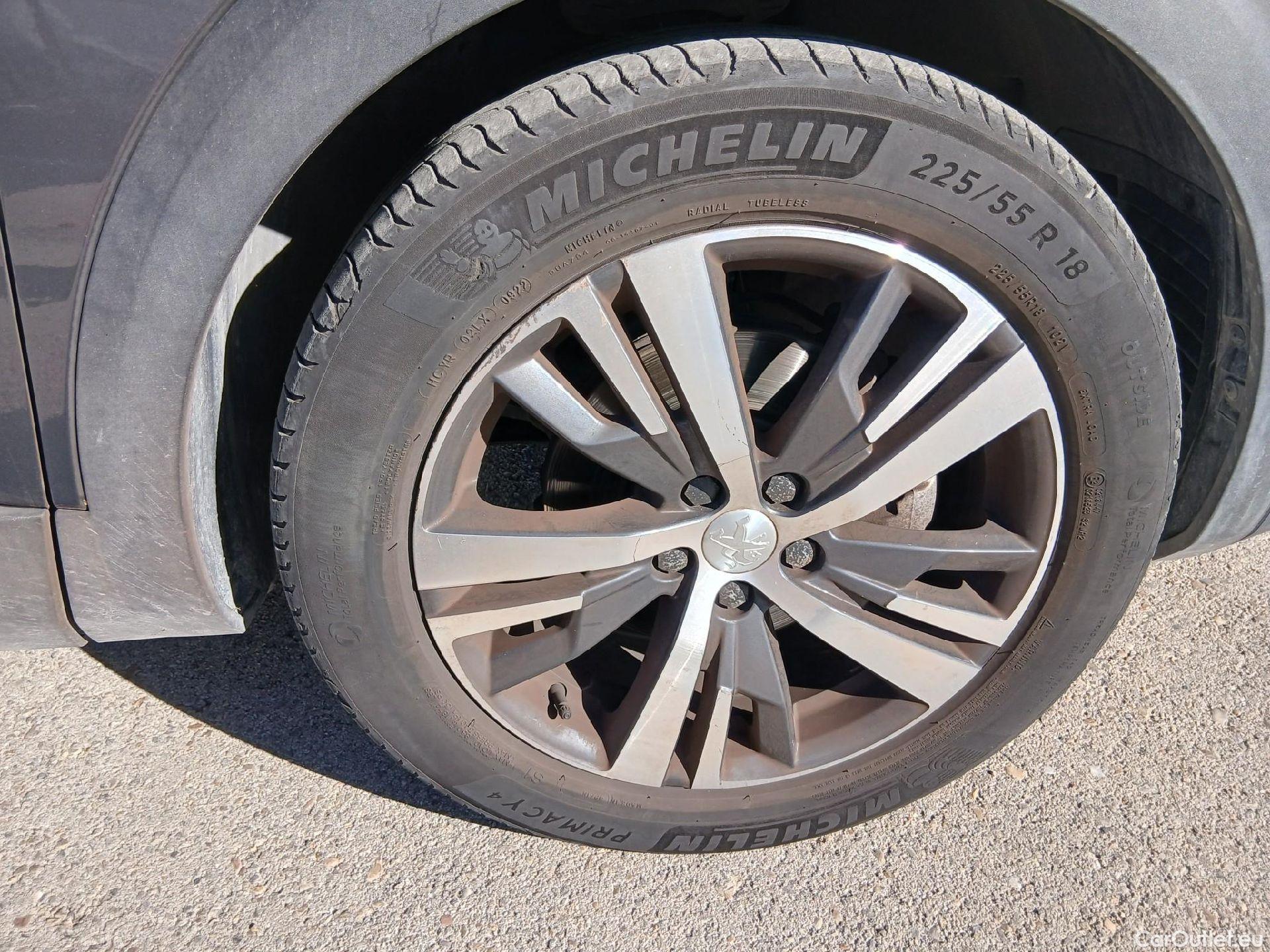  Peugeot  3008 PEUGEOT  / 2020 / 5P / todoterreno 1.5 BlueHDi 96kW (130CV) S&S Allure EAT8 #51