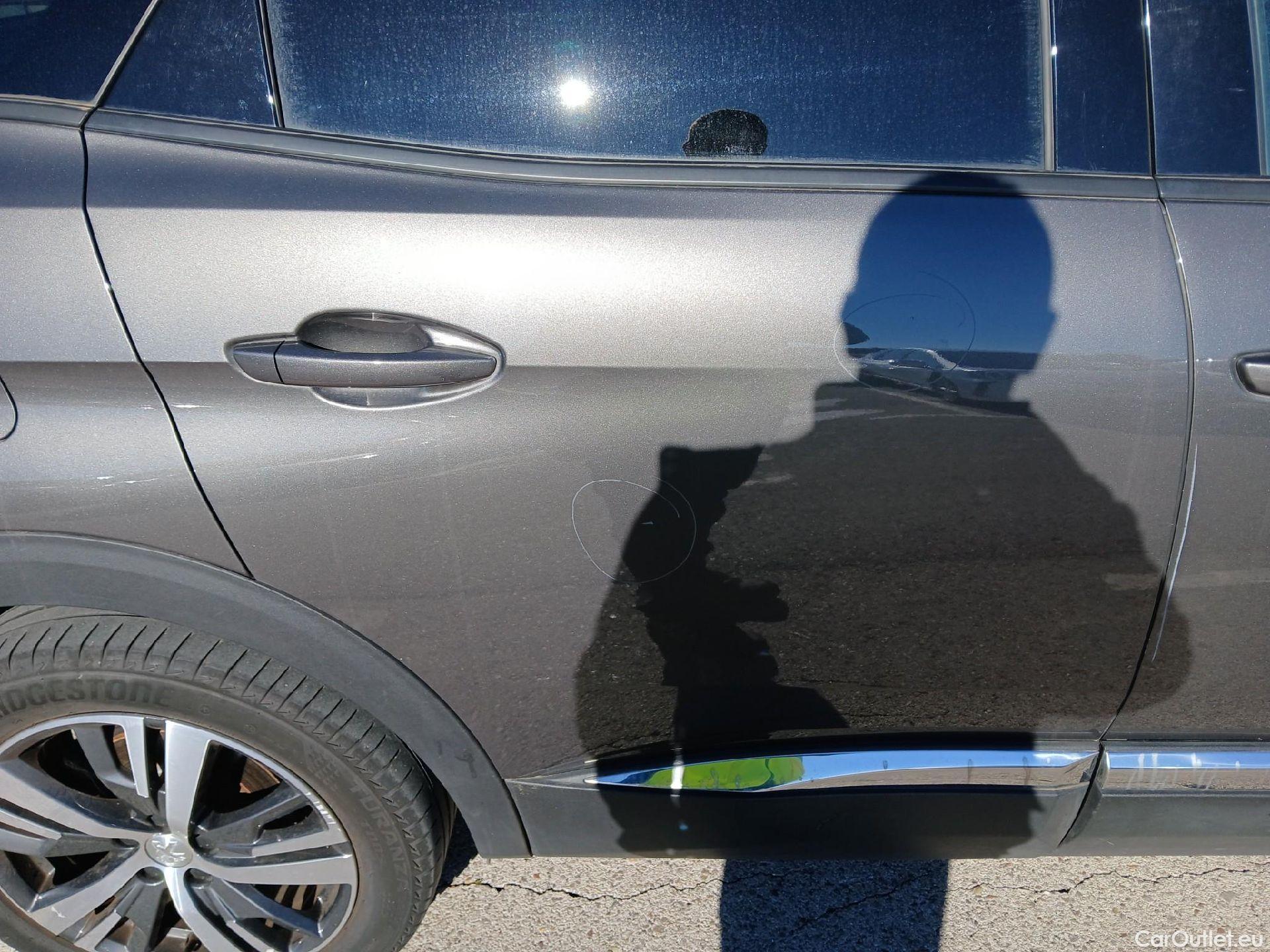  Peugeot  3008 PEUGEOT  Hybrid / 2020 / 5P / todoterreno 225 e-EAT8 Allure (AC2) #28