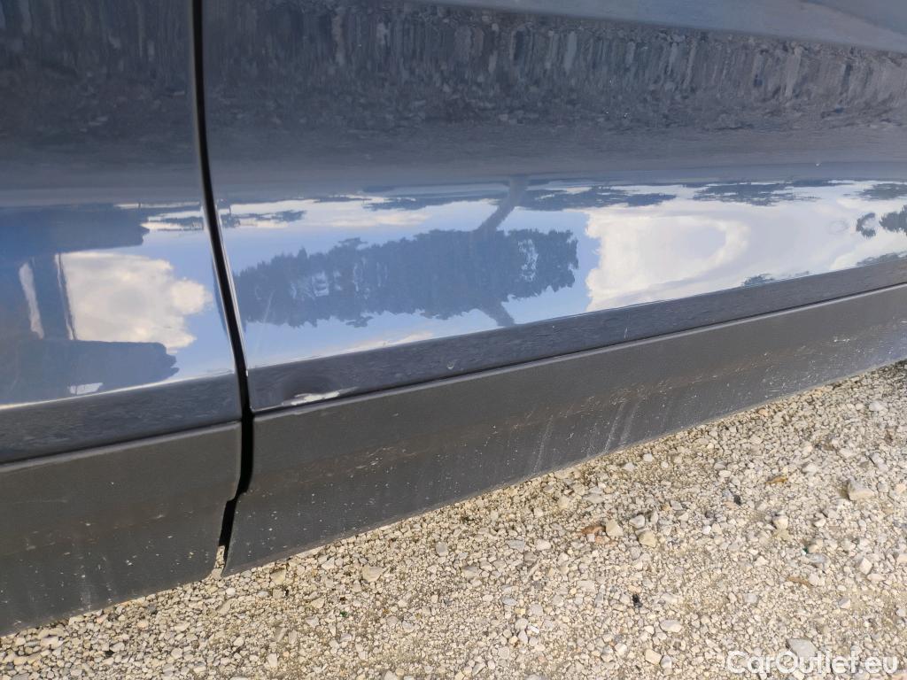  Volvo  XC 40 VOLVO XC40 / 2017 / 5P / todoterreno 1.5 T4 Twin Recharge R-Design Auto #17