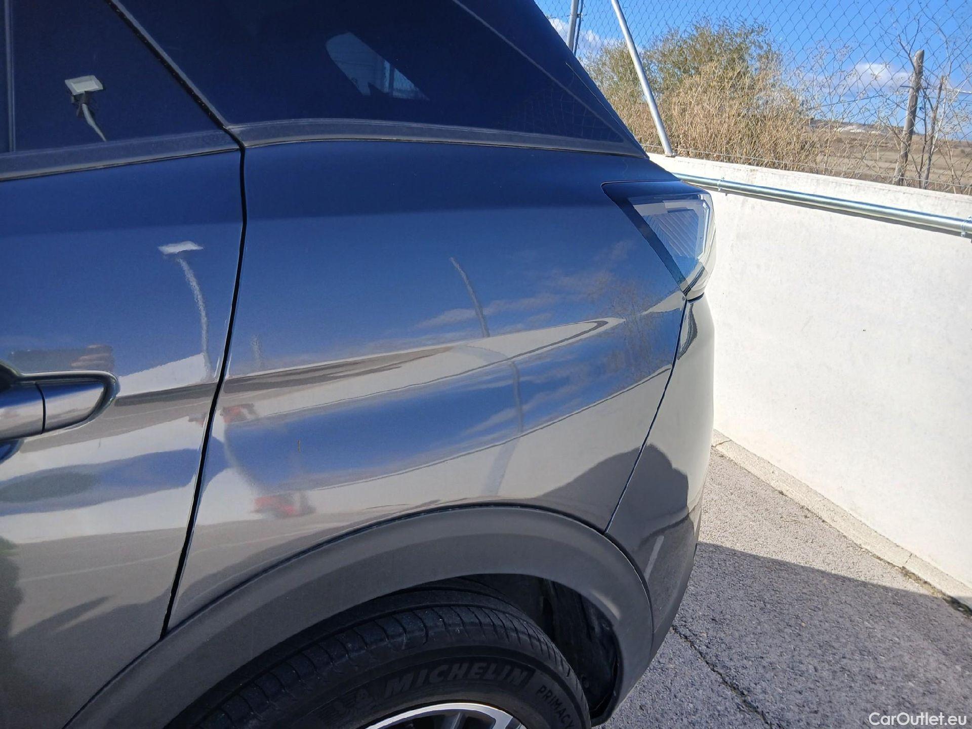  Peugeot  3008 PEUGEOT  / 2020 / 5P / todoterreno 1.5 BlueHDi 96kW (130CV) S&S Allure EAT8 #26