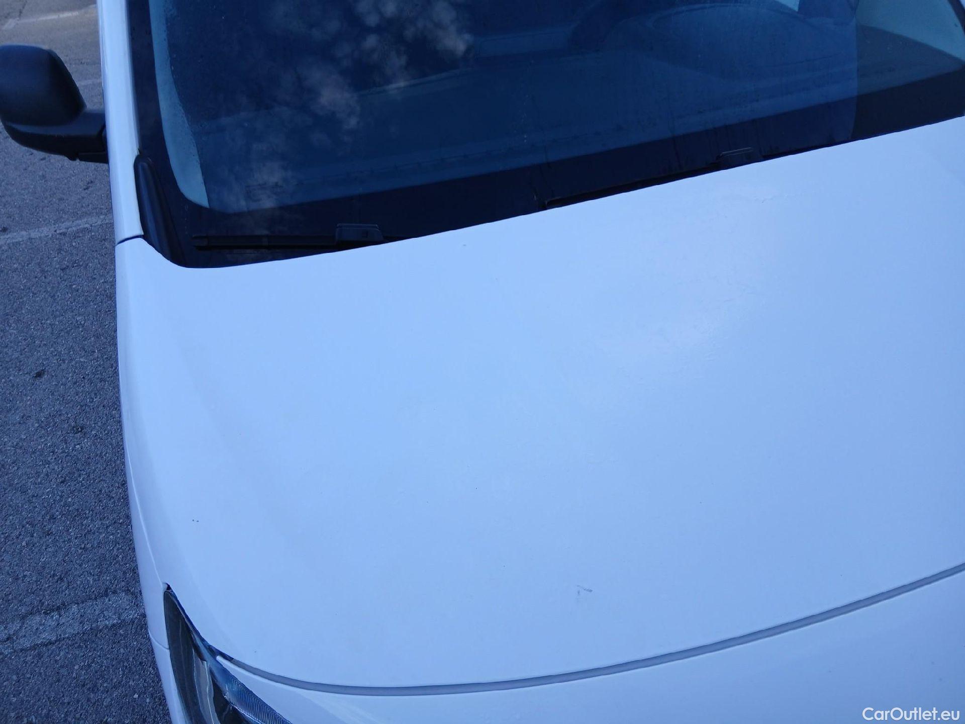  Citroen  Berlingo CITROEN  / 2018 / 4P / combi Talla M BlueHDi 100 LIVE (AC) #2