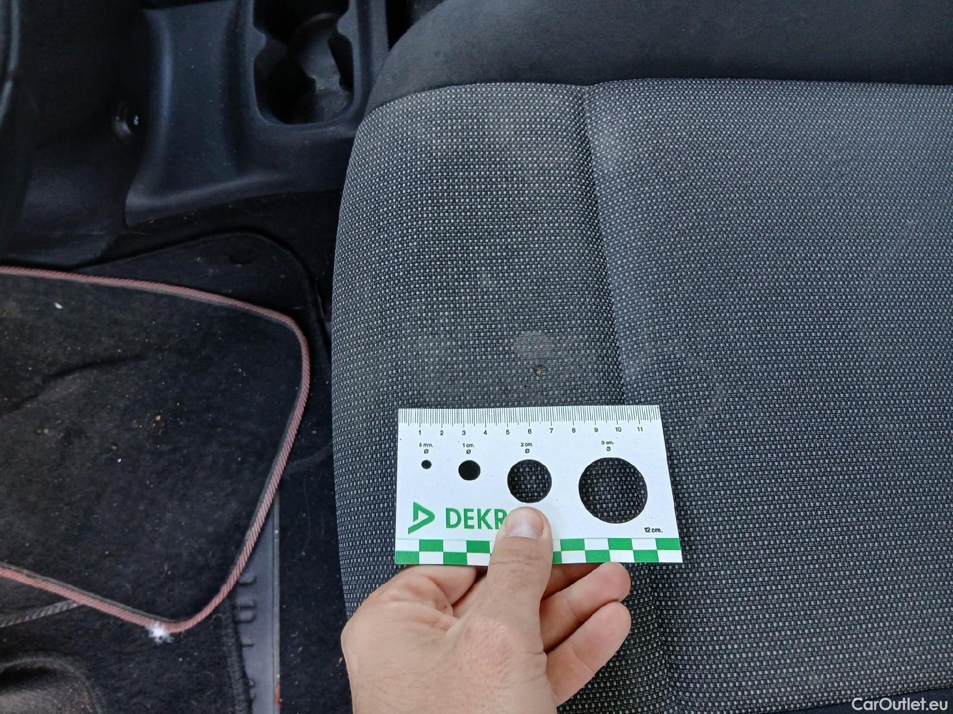  Citroen  Berlingo CITROEN  / 2018 / 4P / combi Talla M BlueHDi 100 LIVE (AC) #40