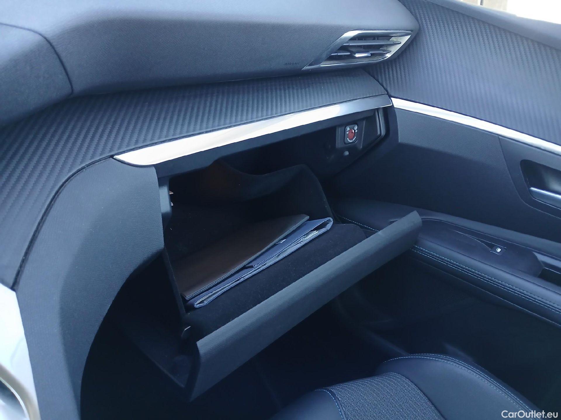  Peugeot  3008 PEUGEOT  Hybrid / 2020 / 5P / todoterreno 225 e-EAT8 Allure (AC2) #1