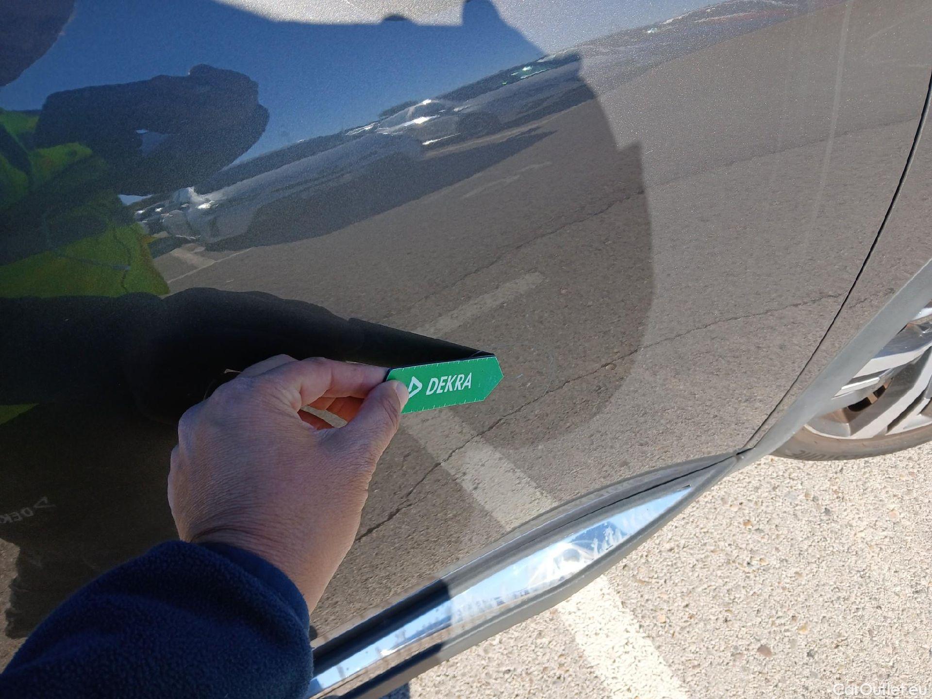  Peugeot  3008 PEUGEOT  Hybrid / 2020 / 5P / todoterreno 225 e-EAT8 Allure (AC2) #30