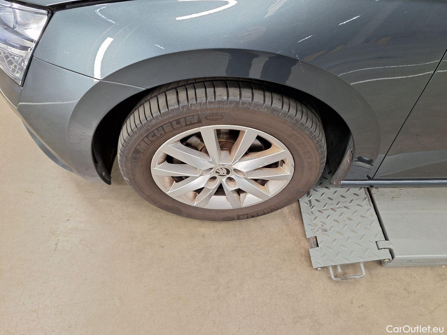  Skoda  Scala Skoda,  '19, Skoda  1.0 TSI 85kW Ambition 5d #48