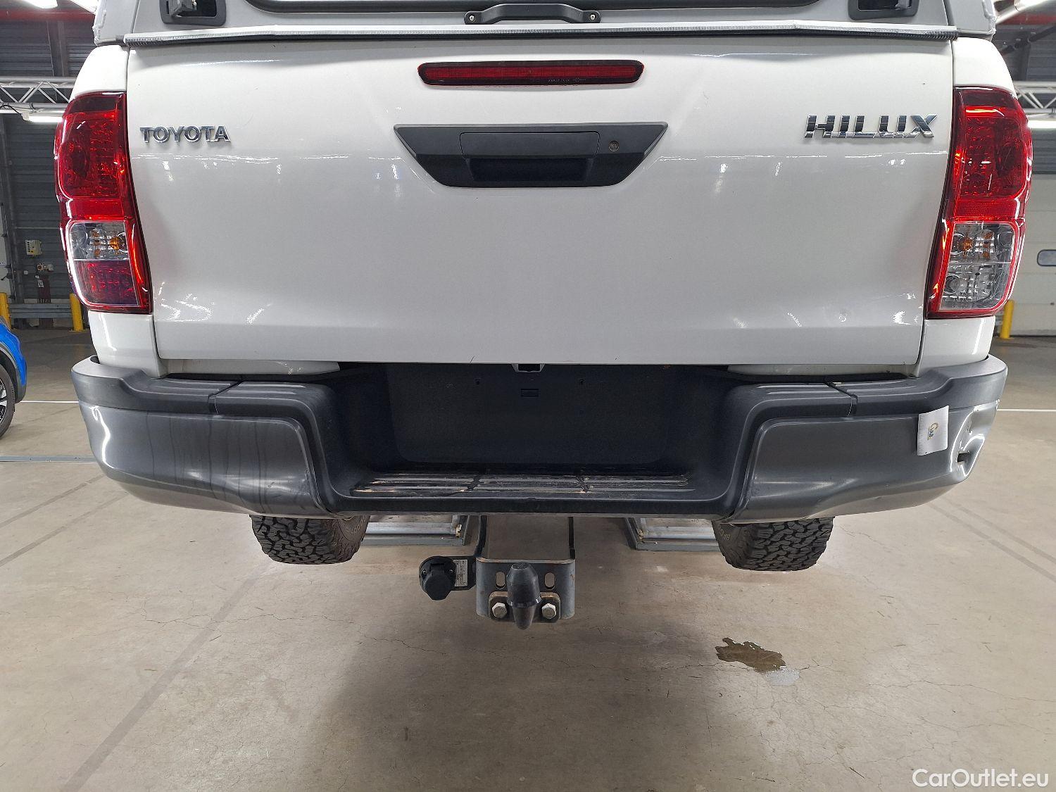  Toyota  Hilux Toyota, _Hi-Lux '16, Toyota  2.4 D-4D Double Cab Active 4d #3