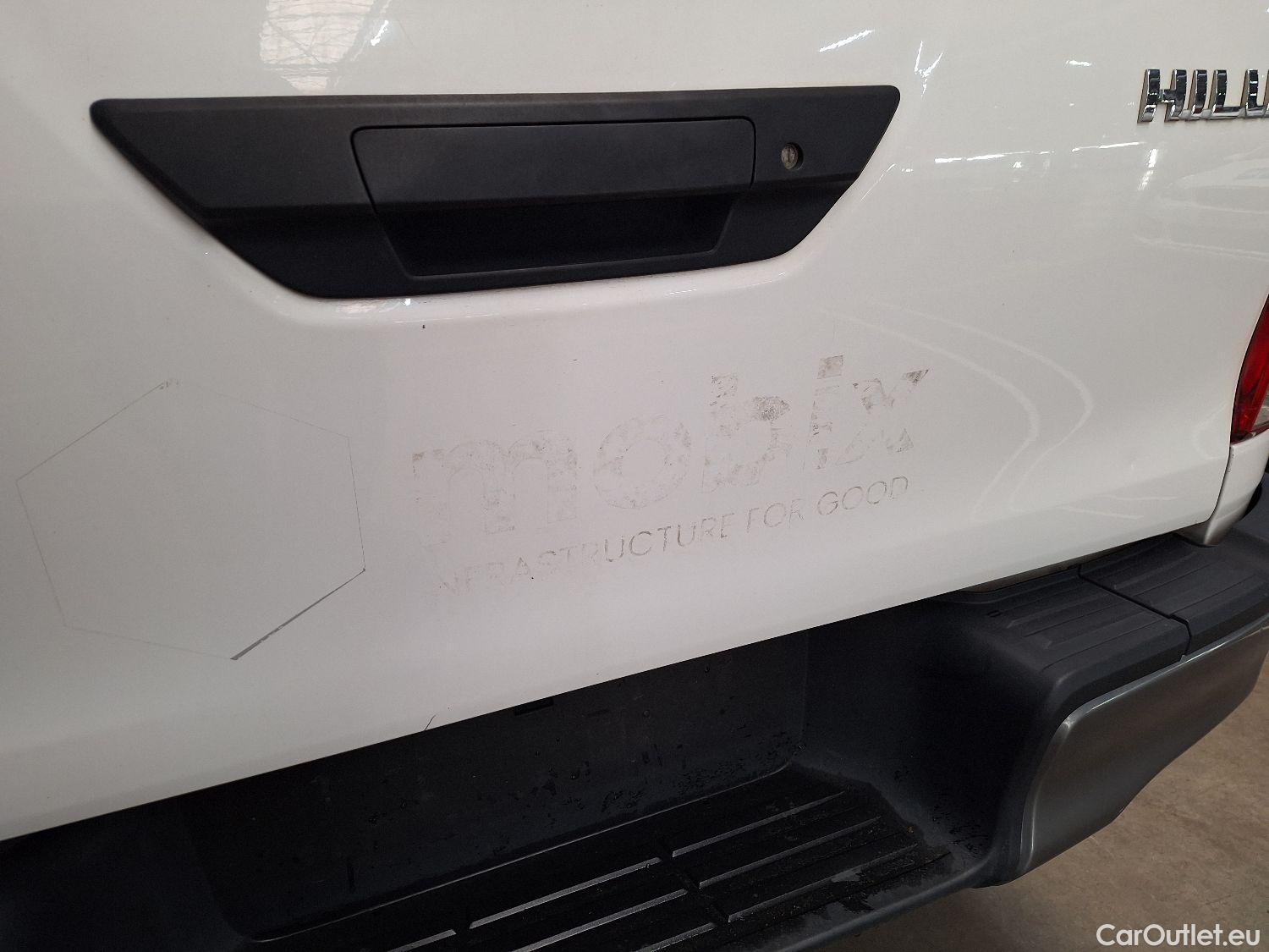  Toyota  Hilux Toyota, _Hi-Lux '16, Toyota  2.4 D-4D Double Cab Active 4d #43