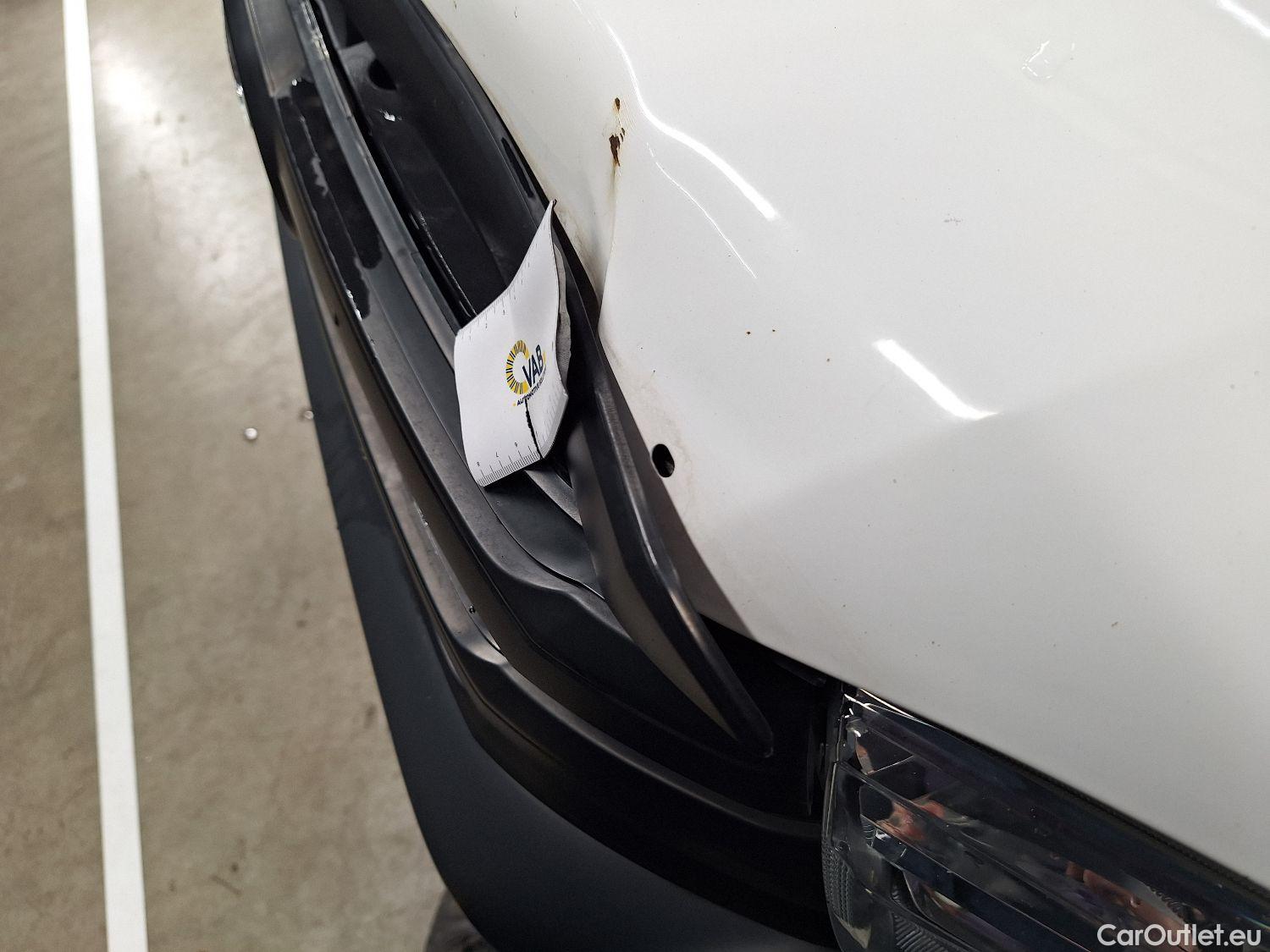  Toyota  Hilux Toyota, _Hi-Lux '16, Toyota  2.4 D-4D Double Cab Active 4d #40