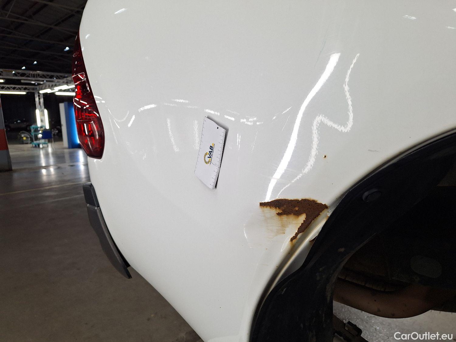  Toyota  Hilux Toyota, _Hi-Lux '16, Toyota  2.4 D-4D Double Cab Active 4d #19