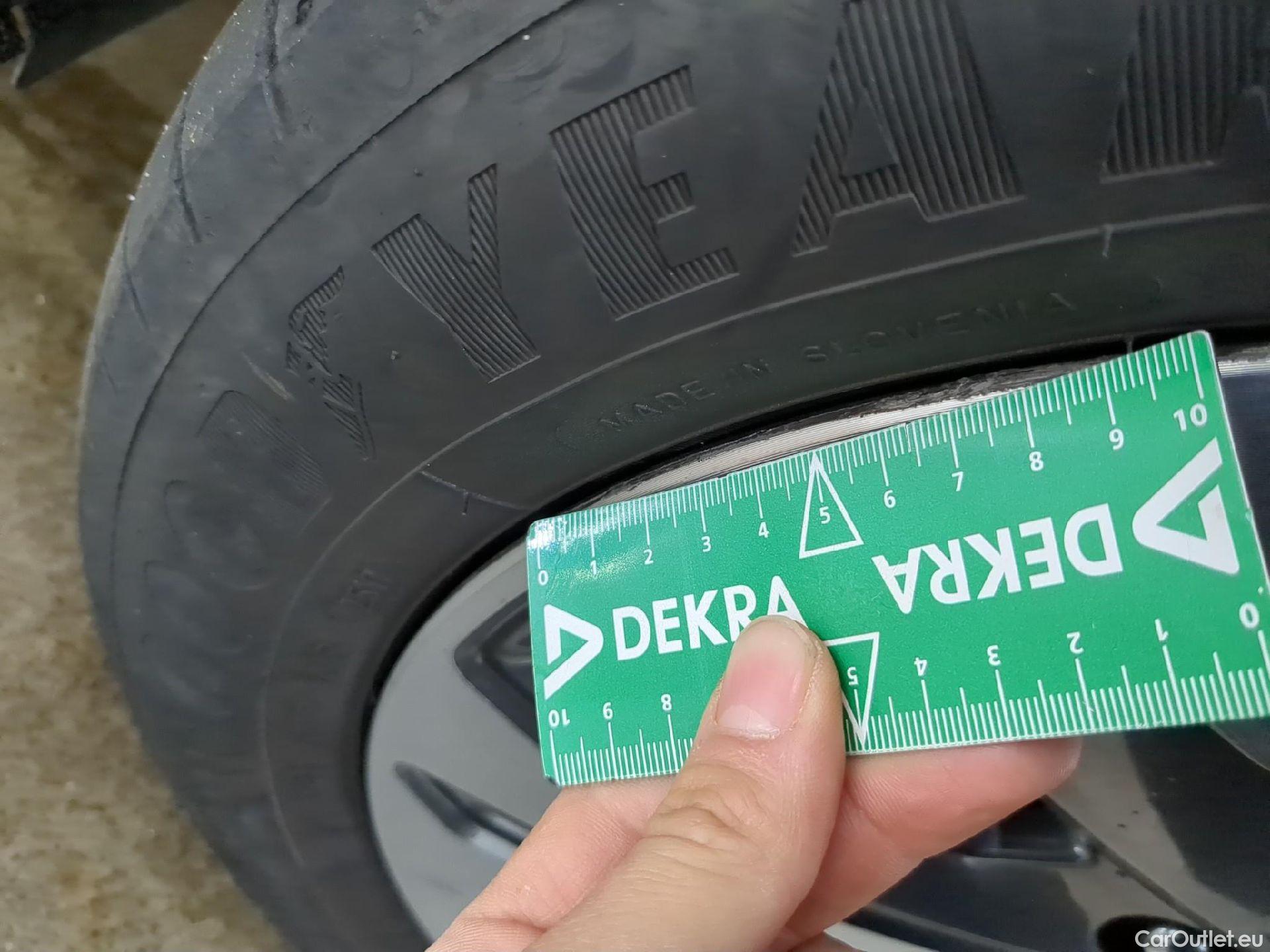  KIA  Niro  e- Premium 64kWh BVA #12