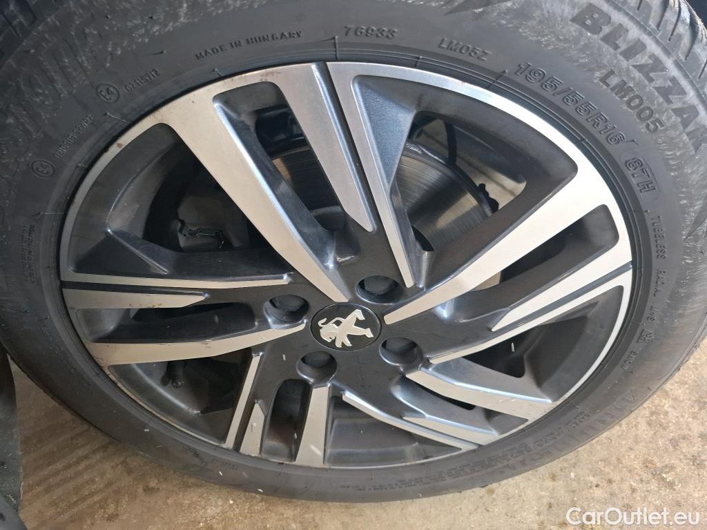  Peugeot  208  Allure 1.2 PureTech 100CV BVA8 E6d / TRANSFO VP VF
 #5