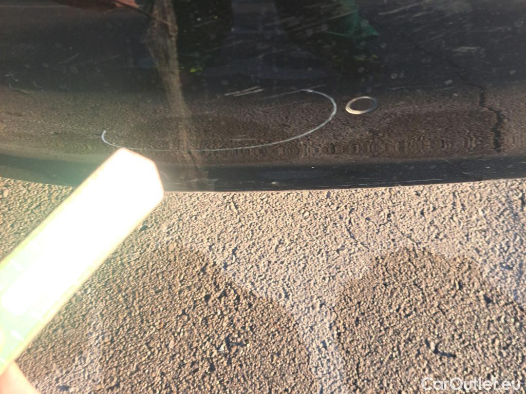  Bmw  Serie 3 BMW  / 2018 / 4P / sedán 318d Auto. #20