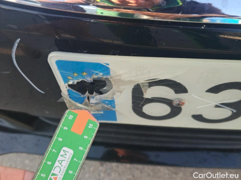  Bmw  Serie 3 BMW  / 2018 / 4P / sedán 318d Auto. #29