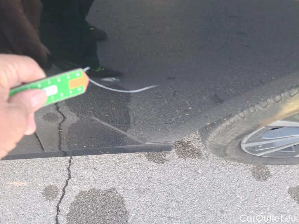  Bmw  Serie 3 BMW  / 2018 / 4P / sedán 318d Auto. #17