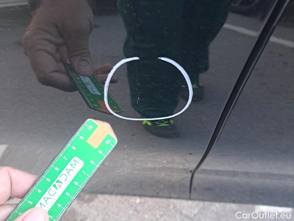  Bmw  Serie 3 BMW  / 2018 / 4P / sedán 318d Auto. #31