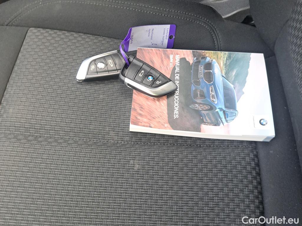  Bmw  X1 BMW  / 2019 / 5P / todoterreno sDrive18dA Corporate #23