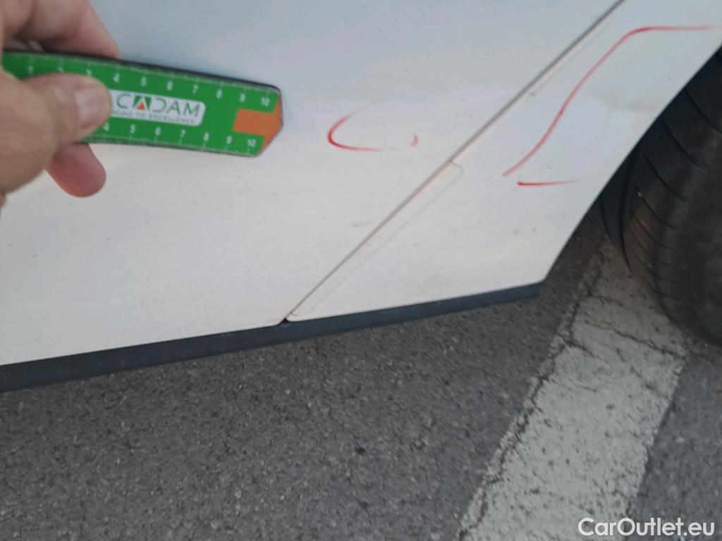  Ford  Focus FORD  / 2018 / 5P / berlina con portón 1.5 Ecoblue 88kW Trend+ #12