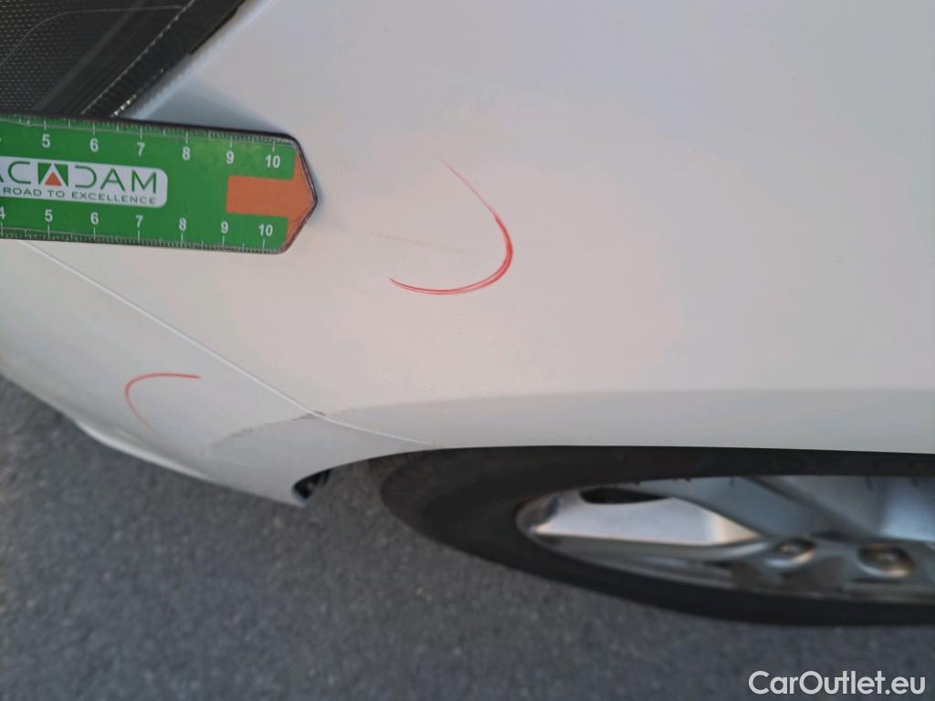  Ford  Focus FORD  / 2018 / 5P / berlina con portón 1.5 Ecoblue 88kW Trend+ #43