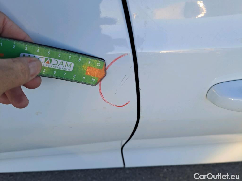  Ford  Focus FORD  / 2018 / 5P / berlina con portón 1.5 Ecoblue 88kW Trend+ #25