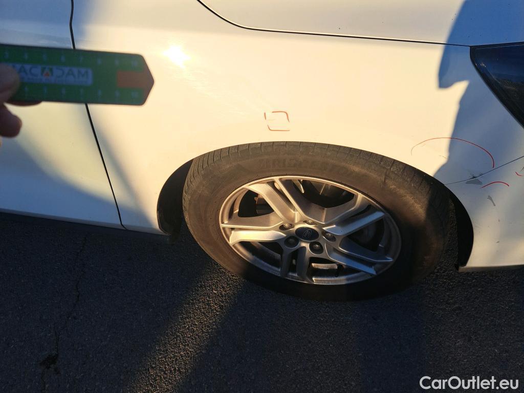  Ford  Focus FORD  / 2018 / 5P / berlina con portón 1.5 Ecoblue 88kW Trend+ #13