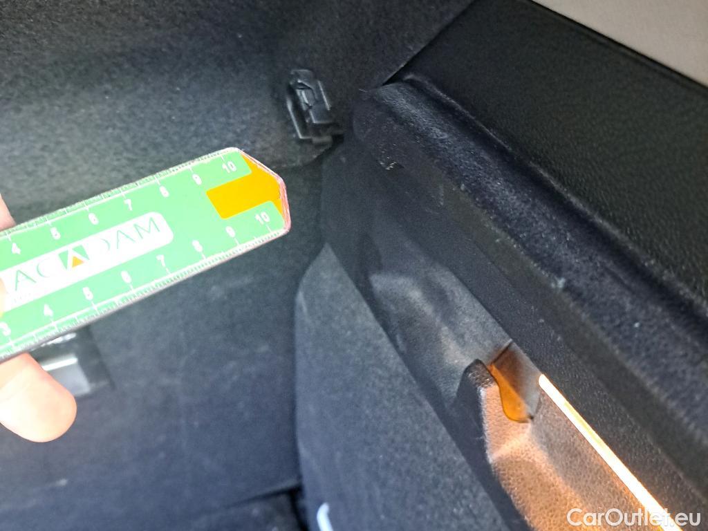  Ford  Focus FORD  / 2018 / 5P / berlina con portón 1.5 Ecoblue 88kW Trend+ #27