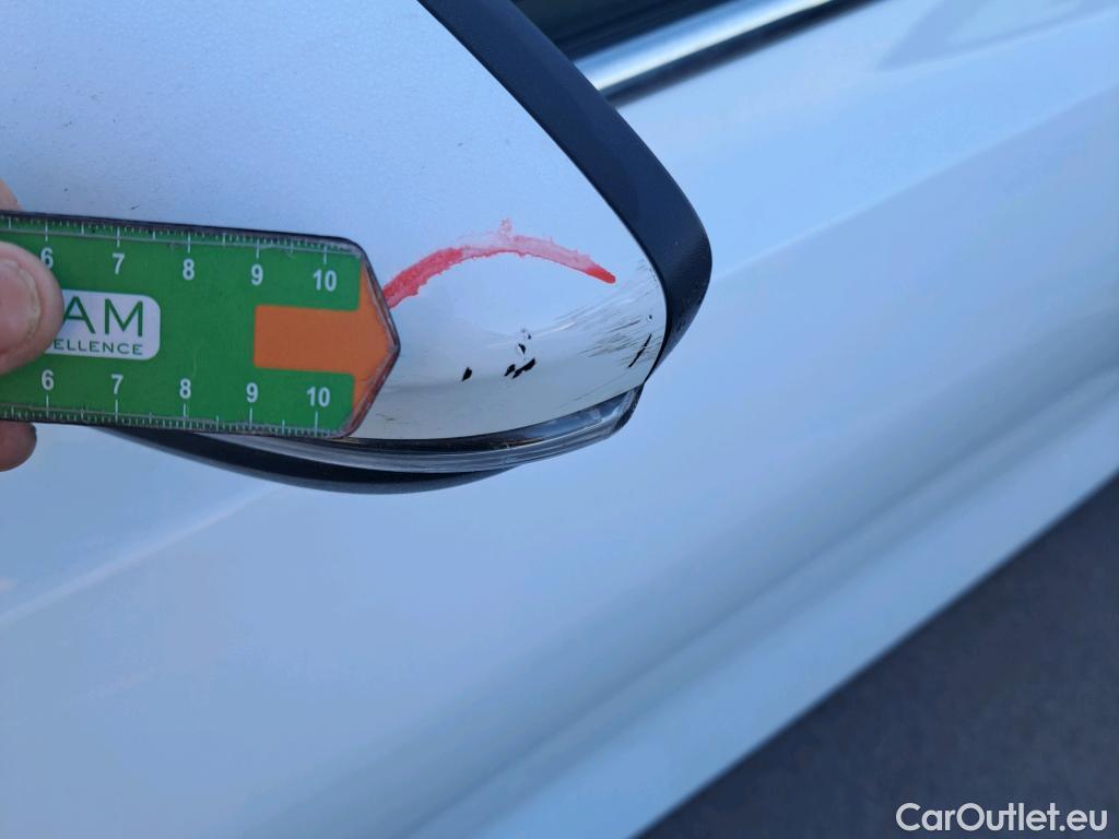  Ford  Focus FORD  / 2018 / 5P / berlina con portón 1.5 Ecoblue 88kW Trend+ #31