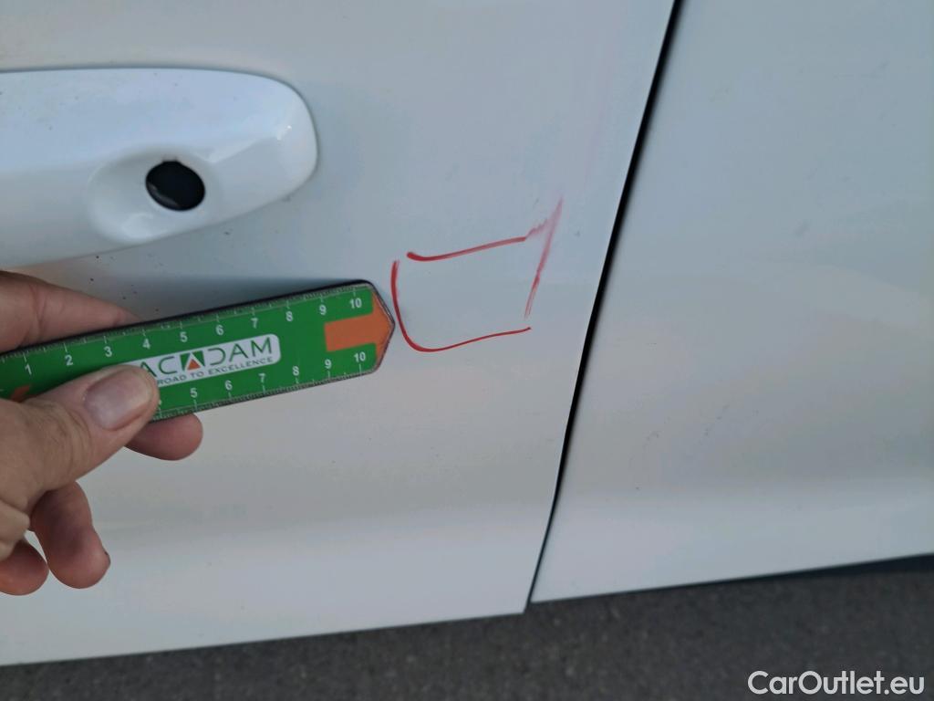  Ford  Focus FORD  / 2018 / 5P / berlina con portón 1.5 Ecoblue 88kW Trend+ #35