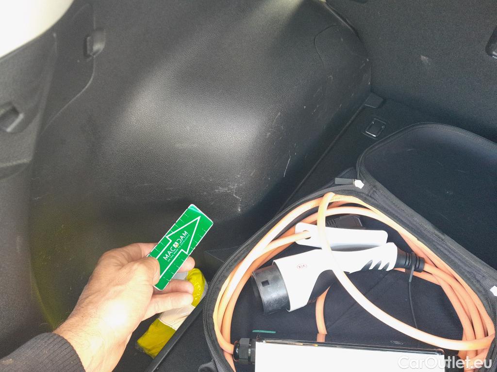  KIA  Niro KIA  1.6 GDi PHEV 104kW (141CV) Drive (AC) #24