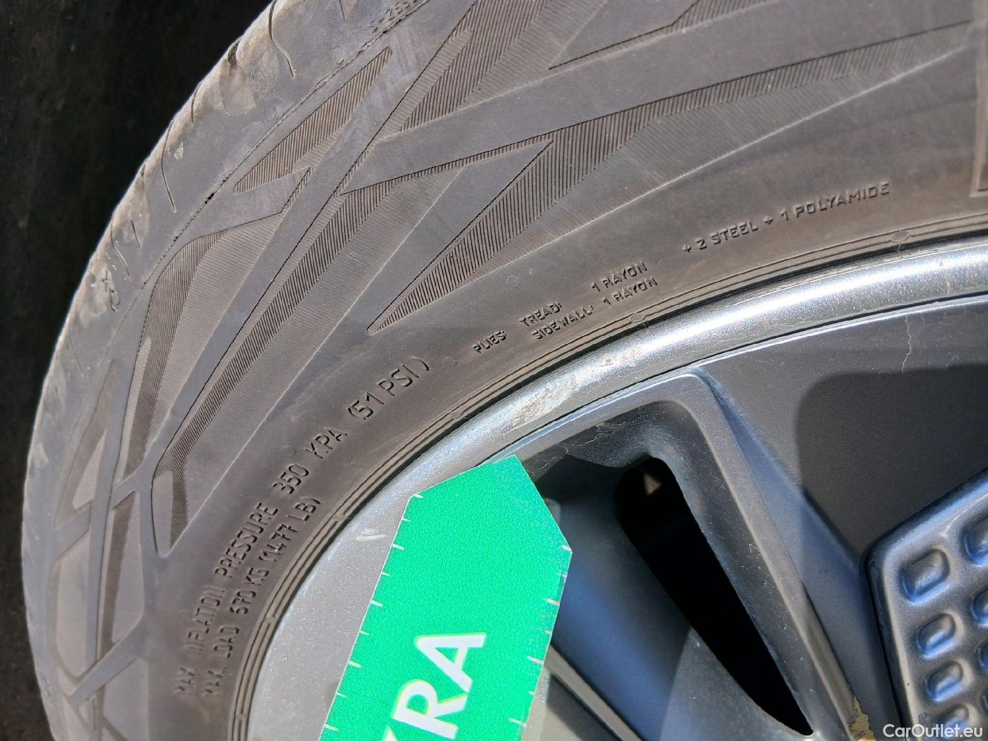  Hyundai  Konna HYUNDAI Kona / 2017 / 5P / todoterreno EV 150kW Tecno #5