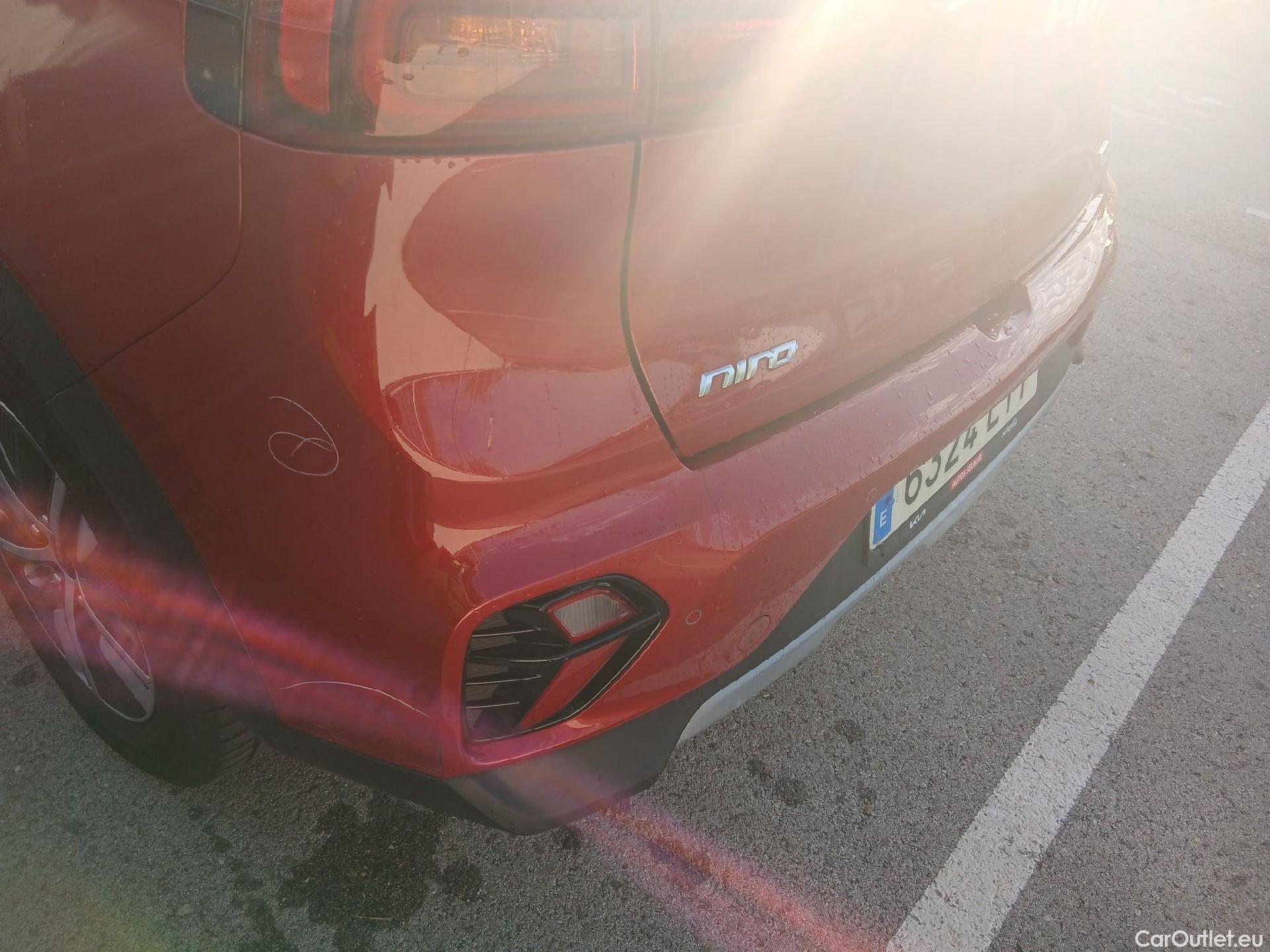  KIA  Niro KIA  / 2019 / 5P / crossover 1.6 GDi PHEV 104kW (141CV) Drive #19