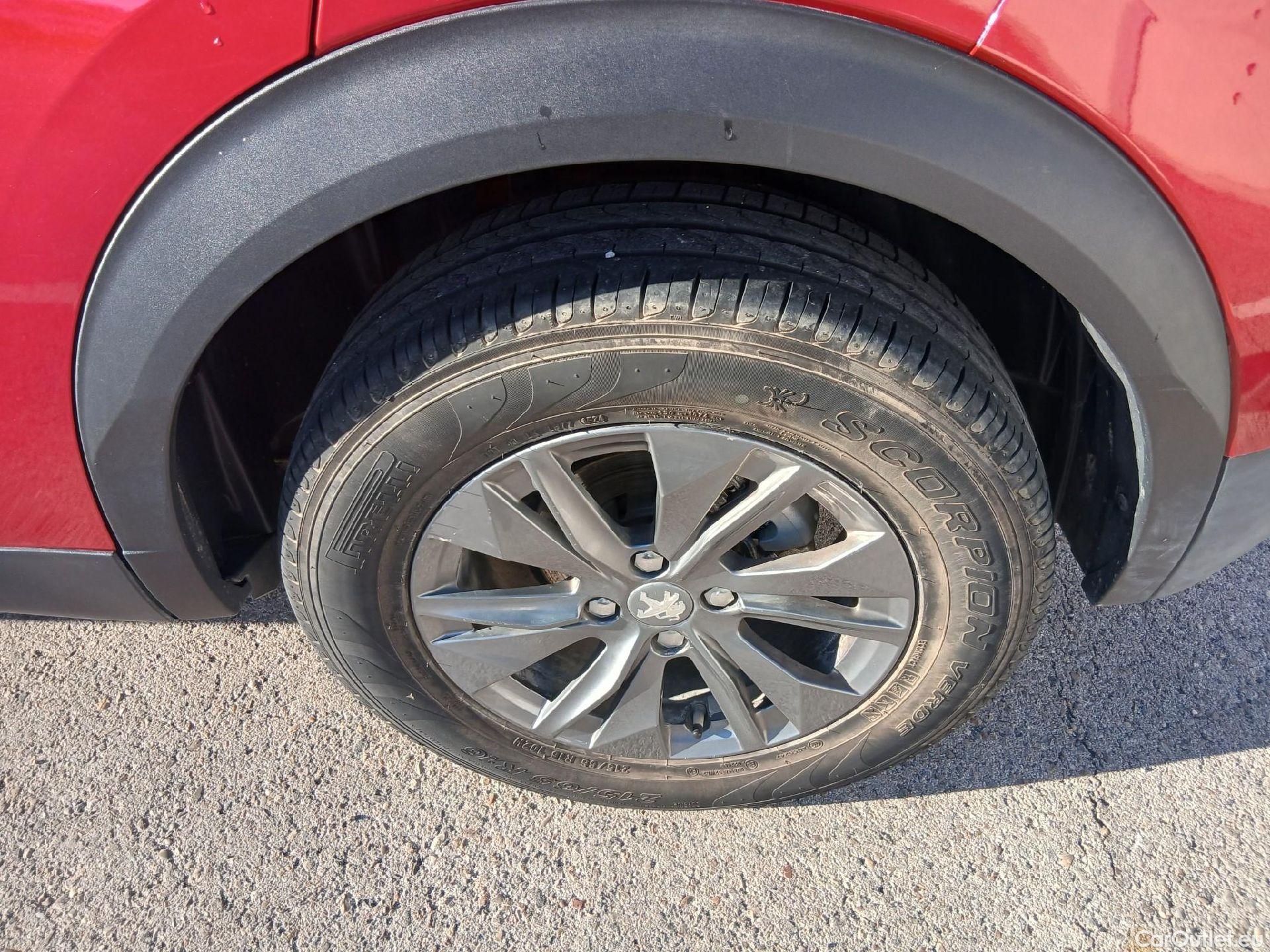  Peugeot  2008 PEUGEOT  / 2019 / 5P / todoterreno Active Pack BlueHDI 81kW (110CV) #3