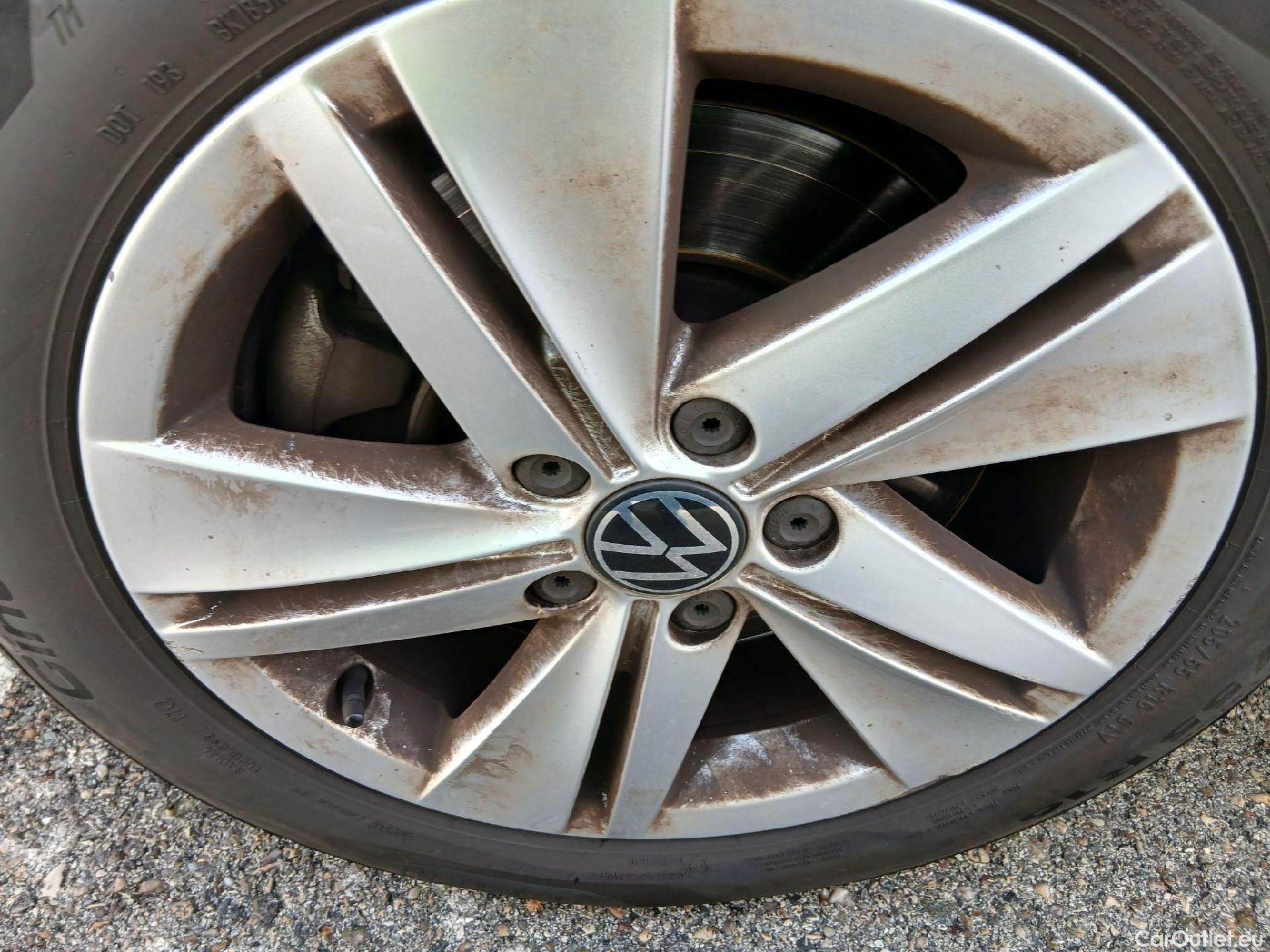  Volkswagen  Golf  VOLKSWAGEN / 2020 / 5P / familiar Life 2.0 TDI 85kW (115CV) Variant #6