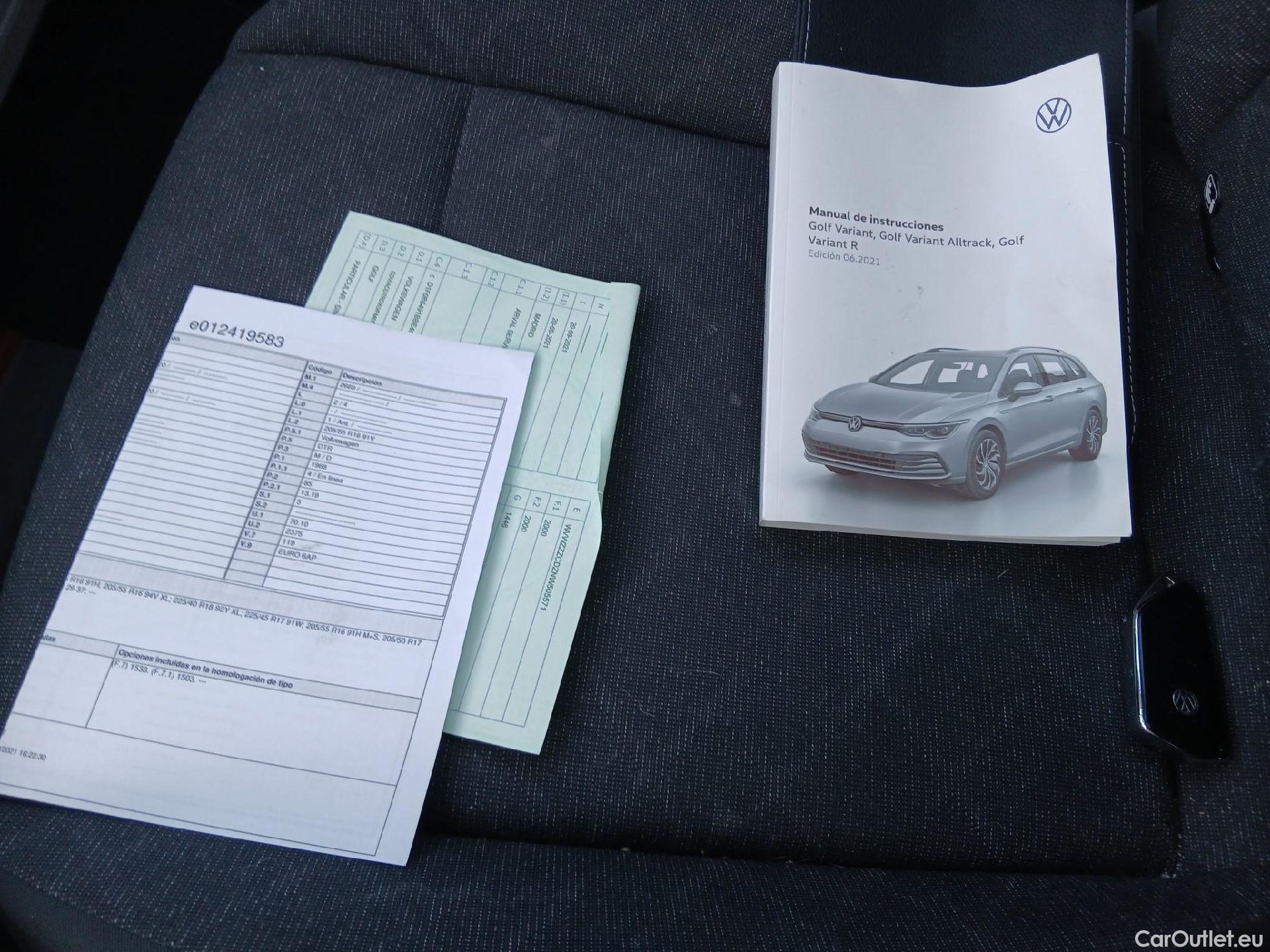  Volkswagen  Golf  VOLKSWAGEN / 2020 / 5P / familiar Life 2.0 TDI 85kW (115CV) Variant #1