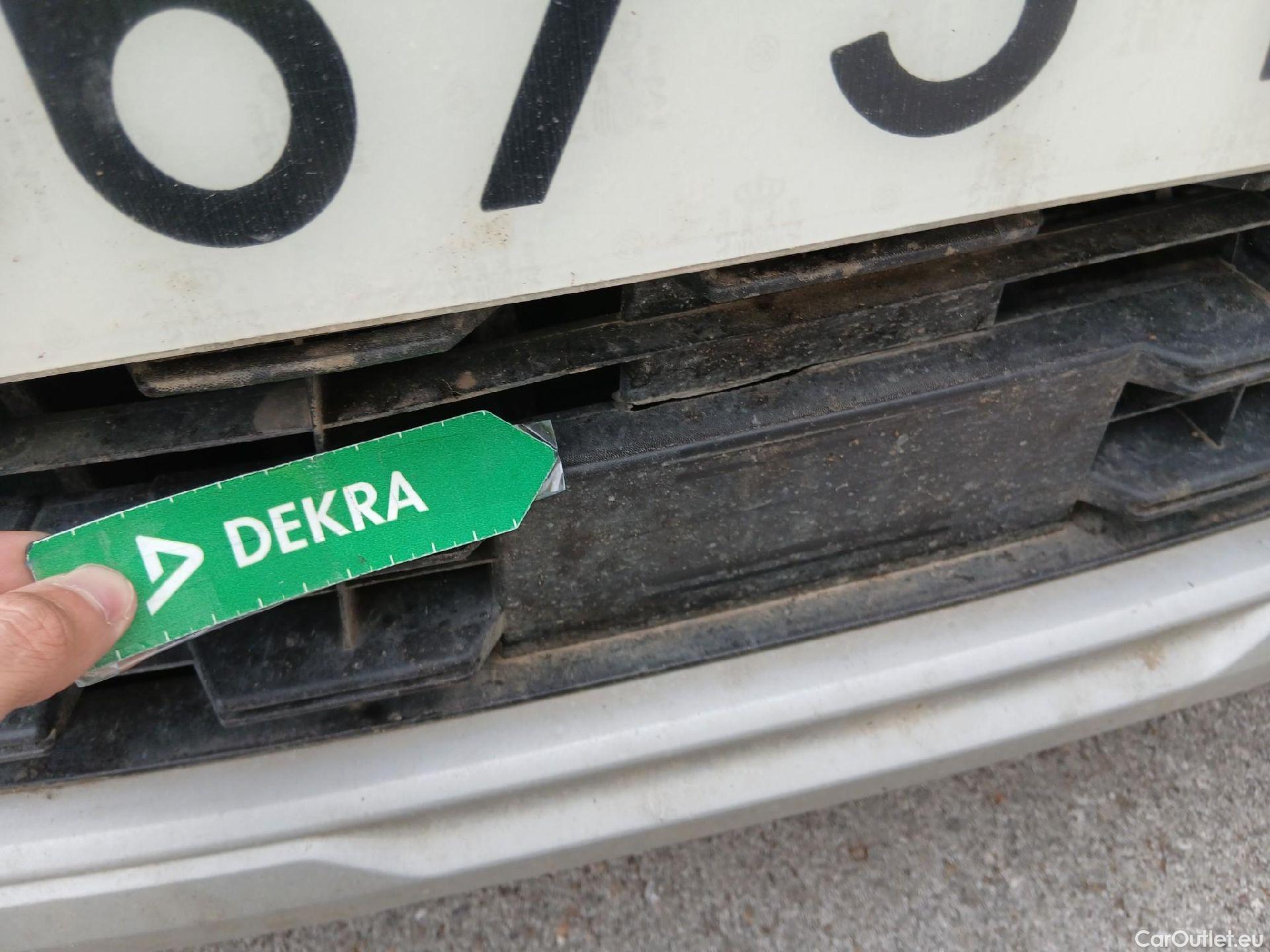  Renault  Captur RENAULT  / 2020 / 5P / todoterreno Intens TCe 90 #3