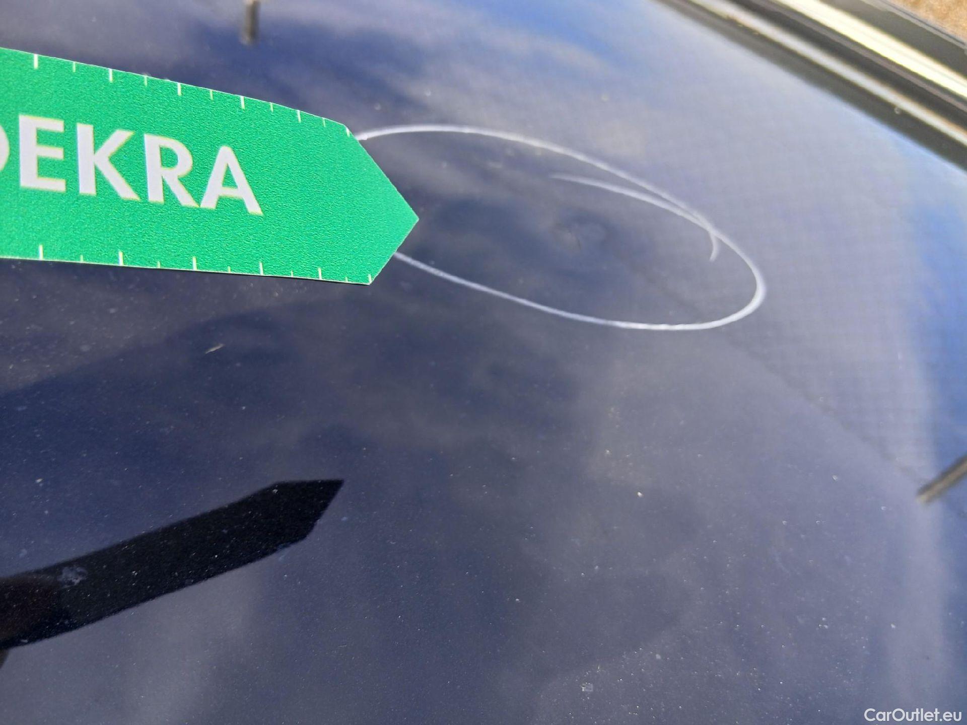  Volkswagen  Golf  VOLKSWAGEN / 2020 / 5P / familiar Life 2.0 TDI 85kW (115CV) Variant #32