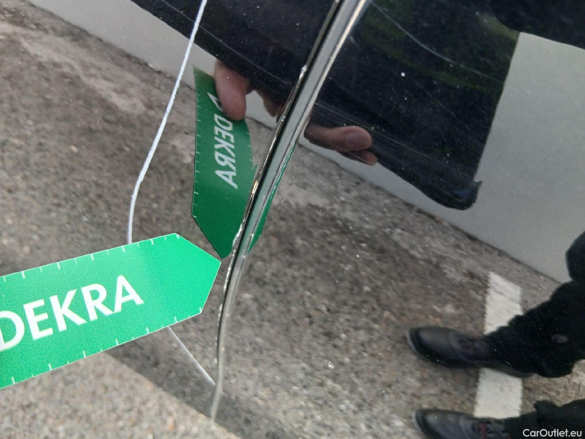  Volkswagen  Golf  VOLKSWAGEN / 2020 / 5P / familiar Life 2.0 TDI 85kW (115CV) Variant #21