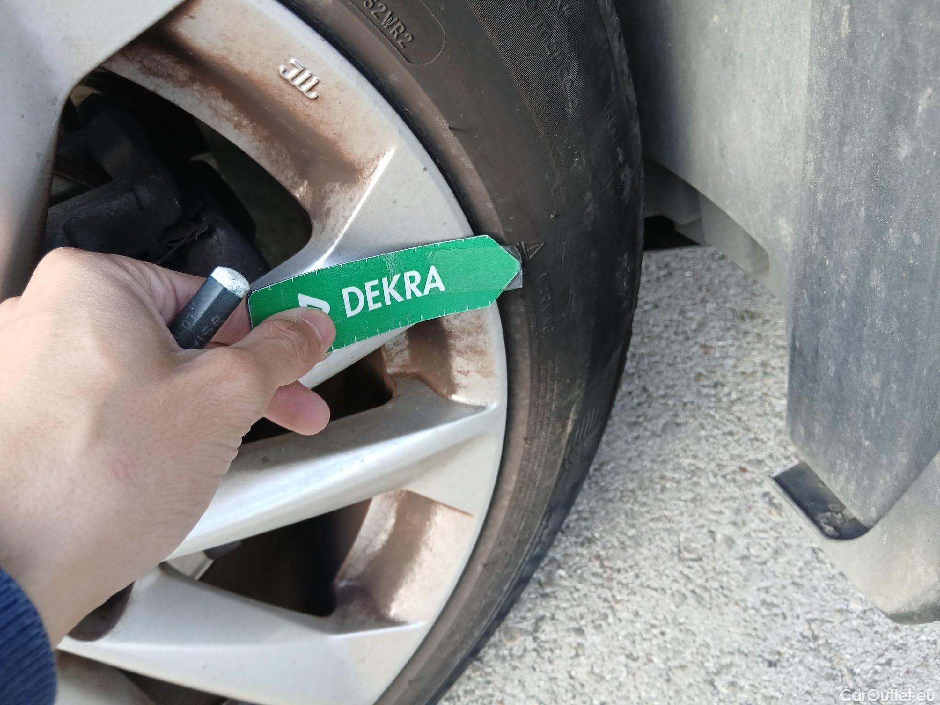  Nissan  Qashqai NISSAN  5p 2G berlina con portón 1.5dCi S&S ACENTA 4x2 Sensores Aparc #2