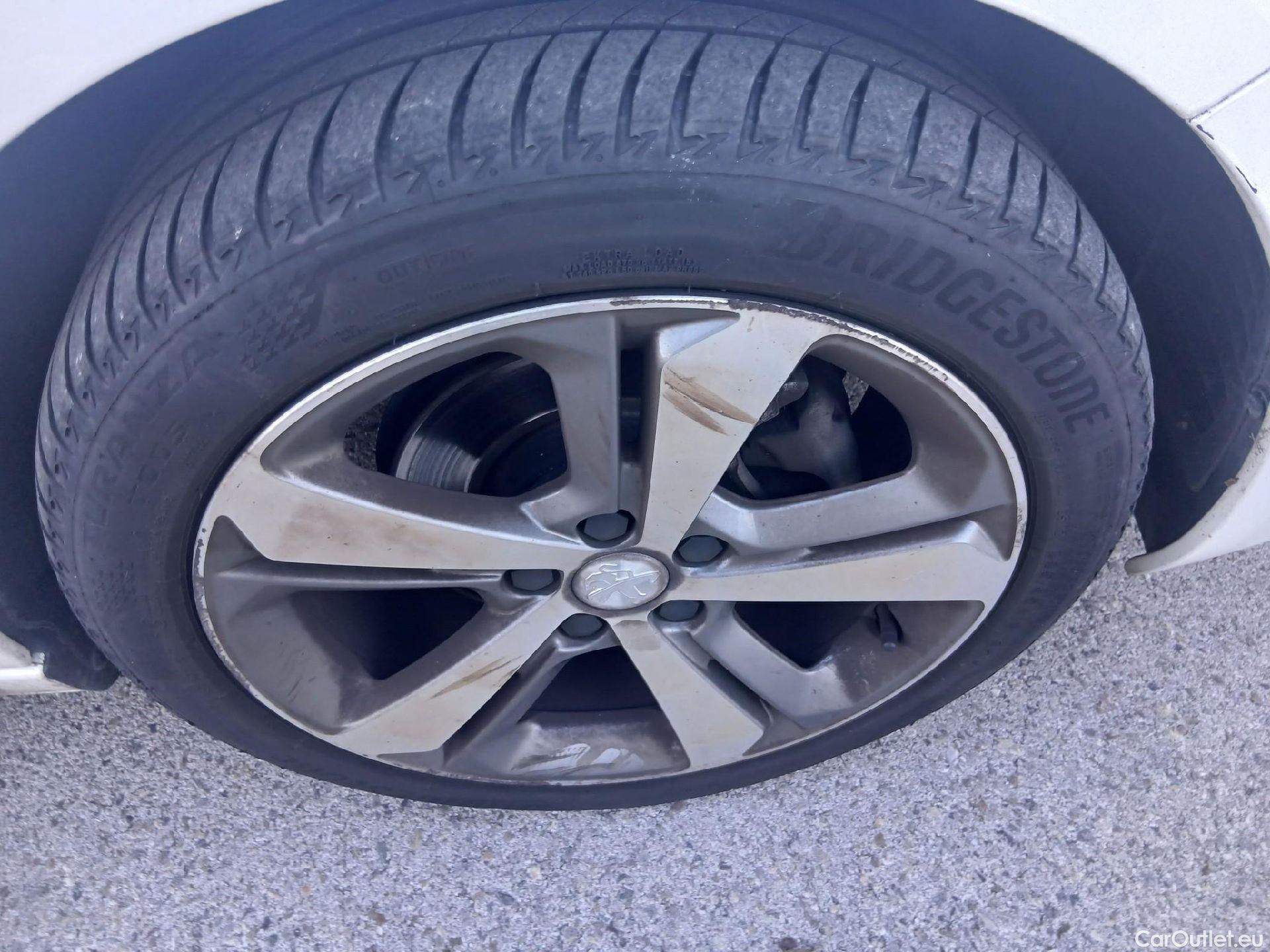  Peugeot  308  GT Line 1.2 PureTech 130CV AT8 E6dT #25