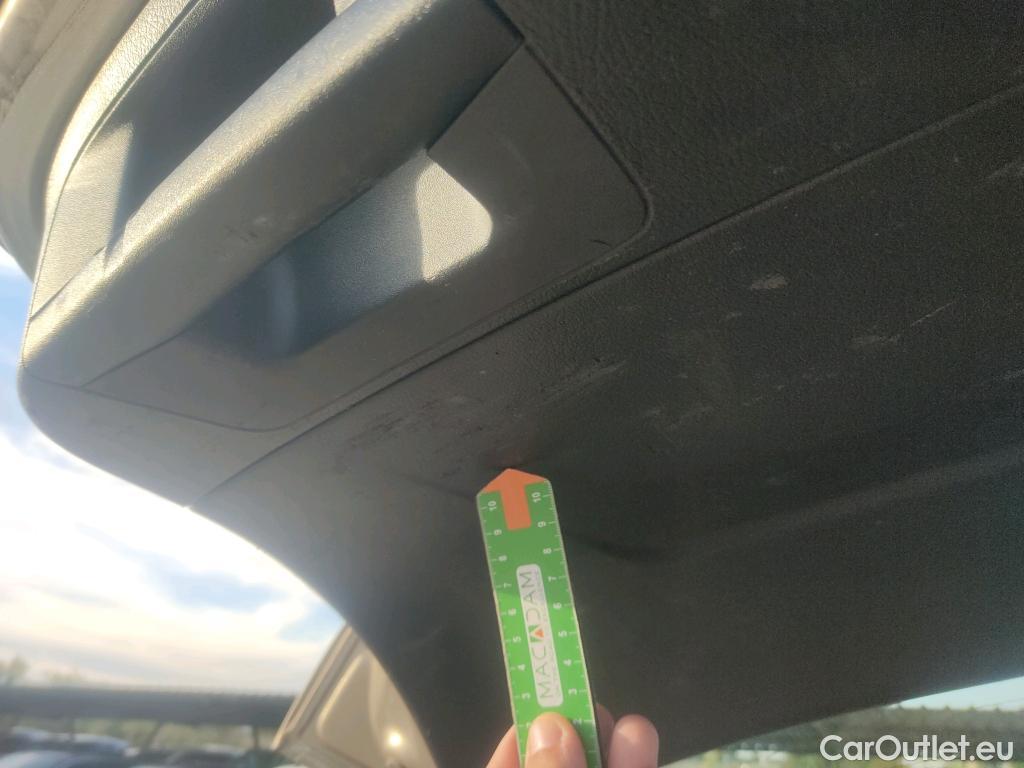  Mercedes  A-Klasse MERCEDES-BENZ Clase A / 2018 / 5P / berlina con portón A 180 d #17