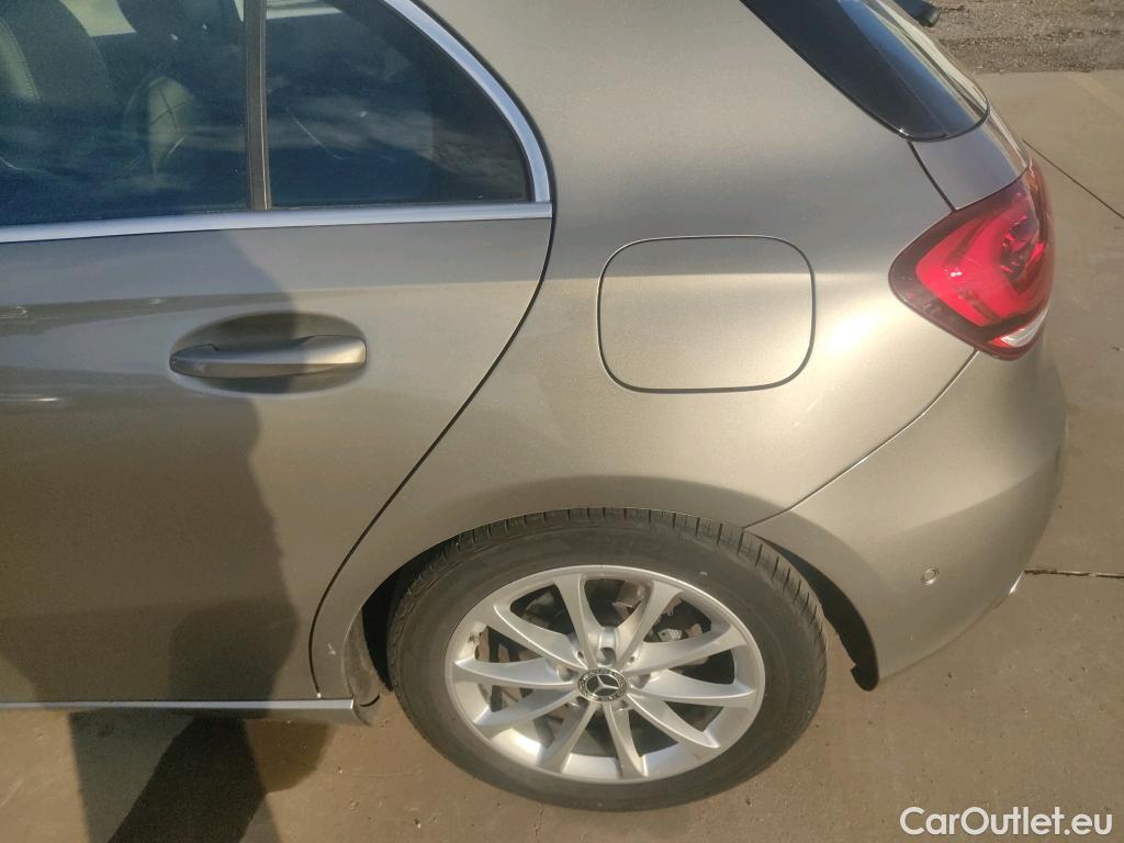  Mercedes  A-Klasse MERCEDES-BENZ Clase A / 2018 / 5P / berlina con portón A 180 d #24