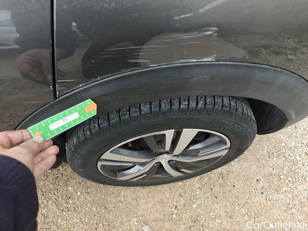  Peugeot  3008 PEUGEOT  / 2020 / 5P / todoterreno 1.5 BlueHDi 96kW (130CV) S&S Allure EAT8 #34