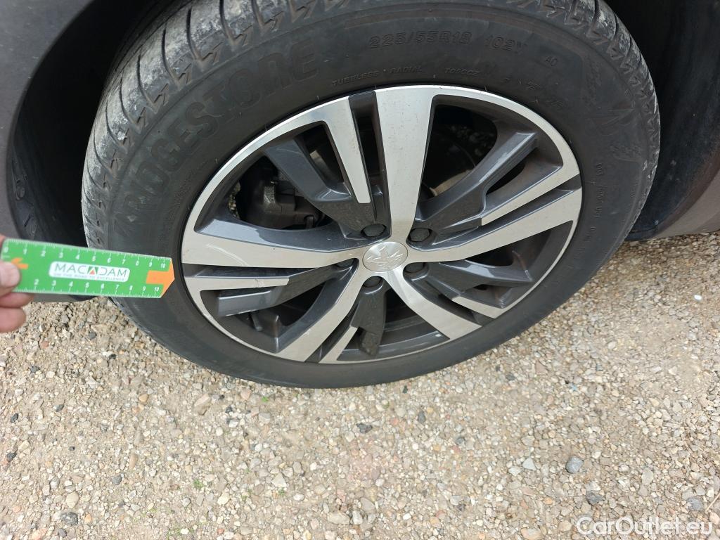  Peugeot  3008 PEUGEOT  / 2020 / 5P / todoterreno 1.5 BlueHDi 96kW (130CV) S&S Allure EAT8 #12