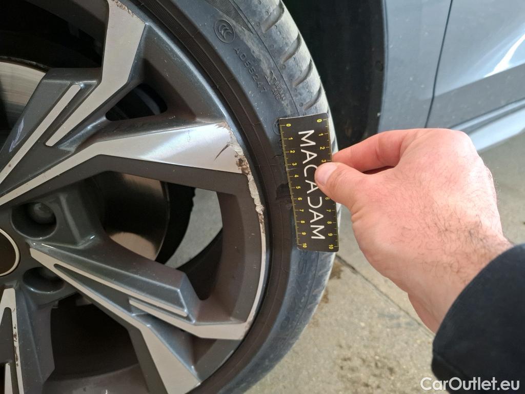  Audi  A3 AUDI  Sportback / 2020 / 5P / Berline 35 TFSI 150 MHEV S Tronic S Line #4