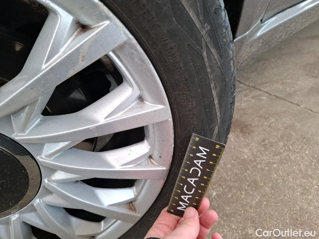  Fiat  500 FIAT   2015  3P  Berline Hybrid 10 BSG 70 ch Dolcevita #11