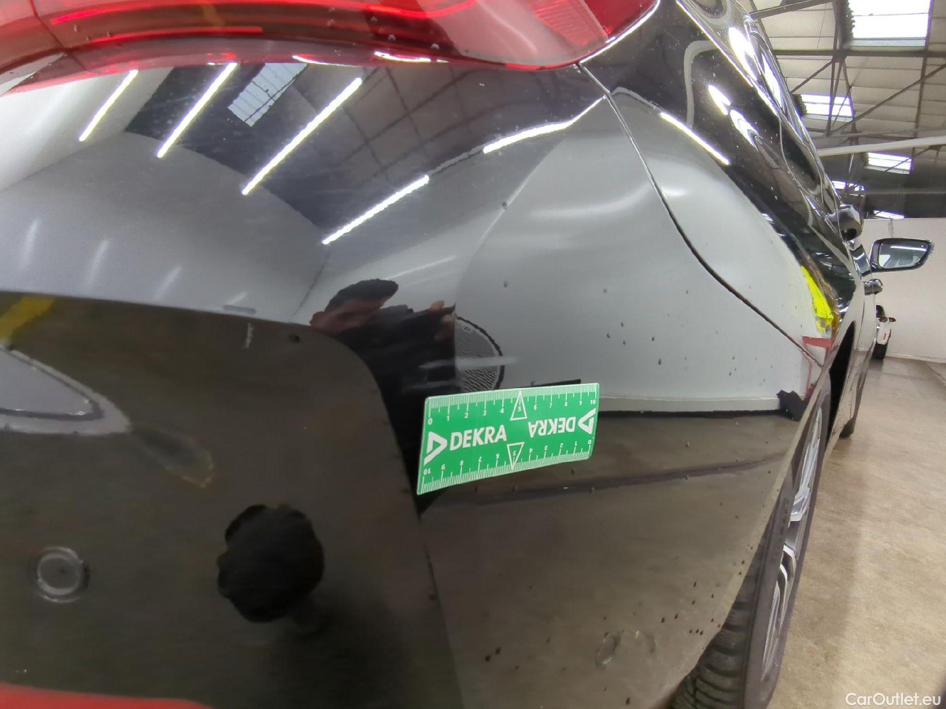  Bmw  Serie 3 BMW Série 3 Berline / 2022 / 4P / Berline 320e 204ch Business Design BVA8 Hybride #36