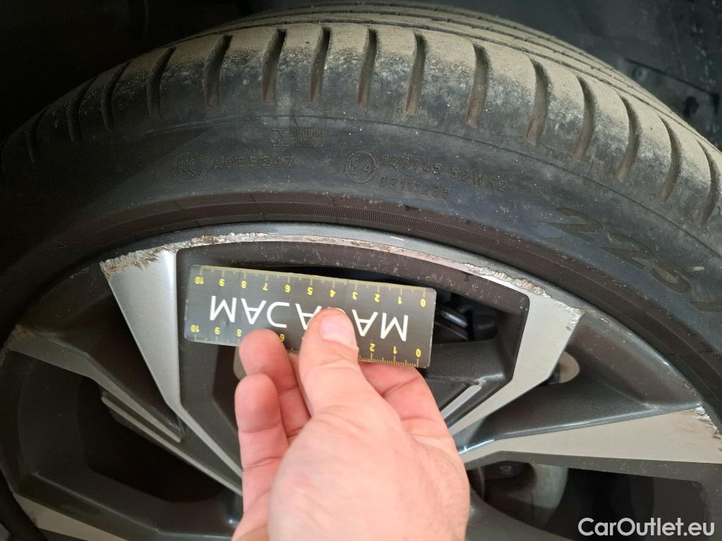  Audi  A3 AUDI  Sportback / 2020 / 5P / Berline 35 TFSI 150 MHEV S Tronic S Line #31