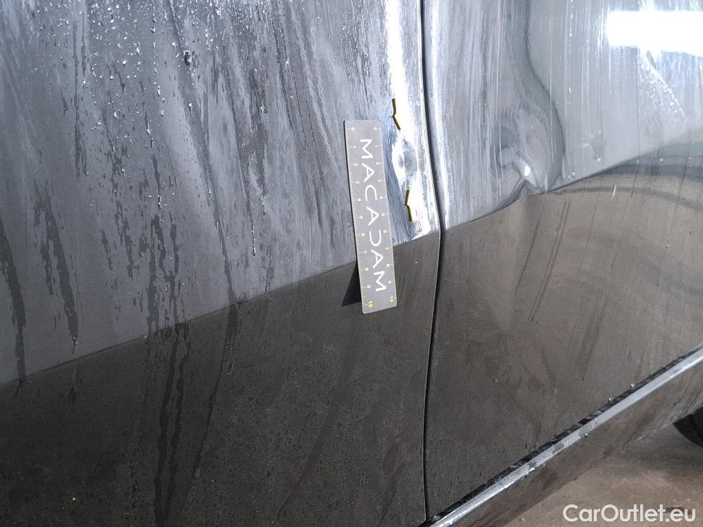  Mercedes  A-Klasse MERCEDES-BENZ Classe A Compact / 2018 / 5P / Berline A 200 d Business Line 8G-DCT #48