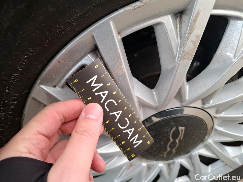  Fiat  500 FIAT   2015  3P  Berline Hybrid 10 BSG 70 ch Dolcevita #17